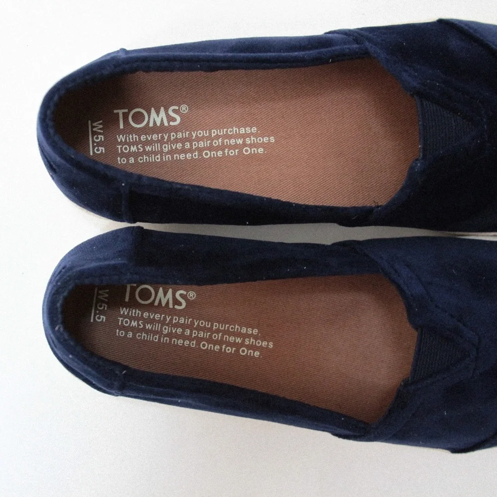 TOMS Avalon Navy Velvet Slip-On Sneakers